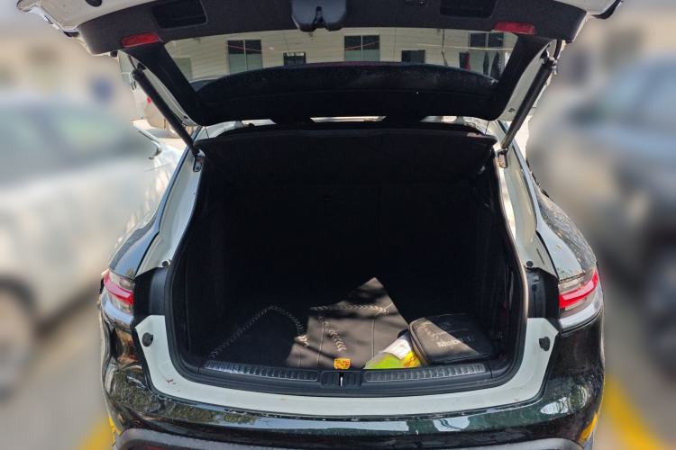 Used Porsche Macan 2026 Macan 2.0T Dream Edition Trunk