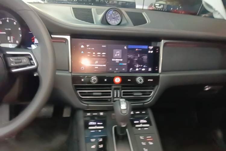 Used Porsche Macan 2026 Macan 2.0T Dream Edition Audio And AC Panel
