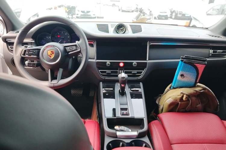 Used Porsche Macan 2026 Macan 2.0T Center Console