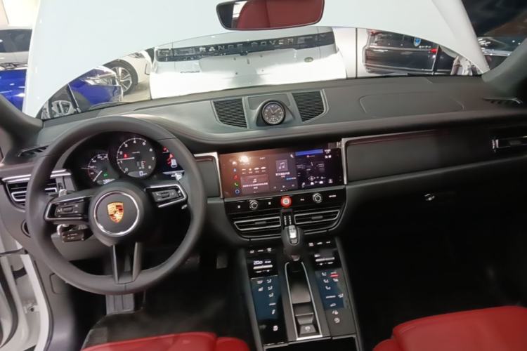 Used Porsche Macan 2026 Macan 2.0T Dream Edition Center Console