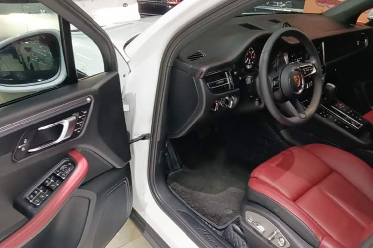 Used Porsche Macan 2026 Macan 2.0T Dream Edition Driver Seat