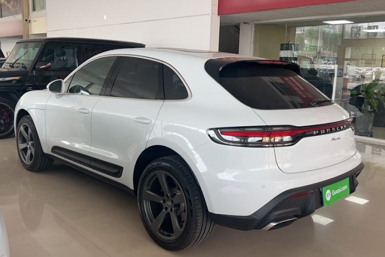Used Porsche Macan 2026 Macan T 2.0T Exterior 4