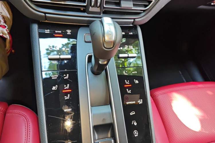 Used Porsche Macan 2026 Macan 2.0T Dream Edition Gear Lever