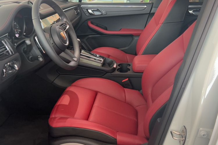 Used Porsche Macan 2026 Macan T 2.0T Interior 2
