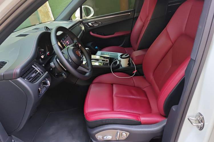 Used Porsche Macan 2026 Macan 2.0T Dream Edition Left Front Seat