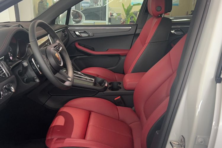 Used Porsche Macan 2026 Macan T 2.0T Left Front Seat