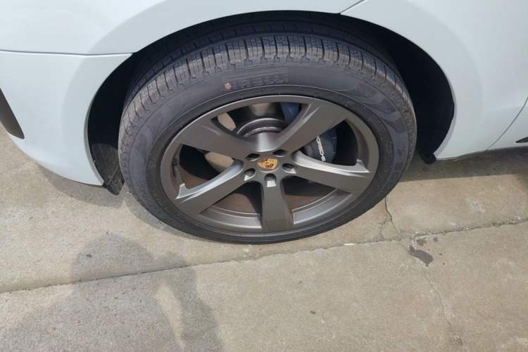 Used Porsche Macan 2026 Macan 2.0T Left Front Wheel Hub