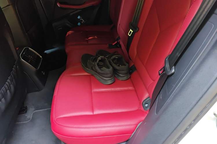 Used Porsche Macan 2026 Macan 2.0T Dream Edition Left Rear Seat
