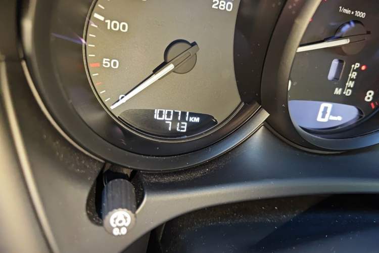 Used Porsche Macan 2026 Macan 2.0T Dream Edition Odometer Close Up