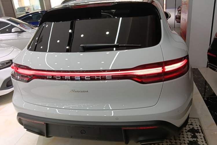 Used Porsche Macan 2026 Macan 2.0T Dream Edition Rear