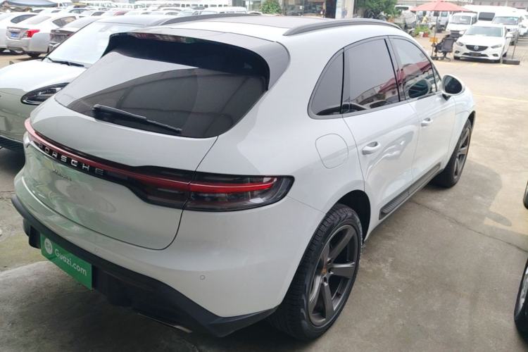 Used Porsche Macan 2026 Macan 2.0T Rear Right 45 Deg