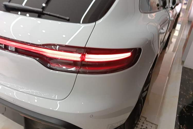 Used Porsche Macan 2026 Macan 2.0T Dream Edition Right Rear Taillight