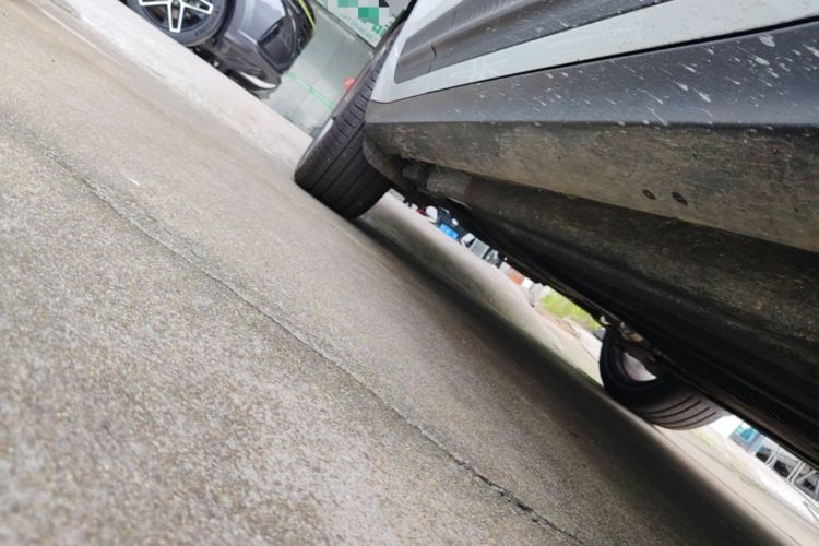 Used Porsche Macan 2026 Macan 2.0T Right Side Sill