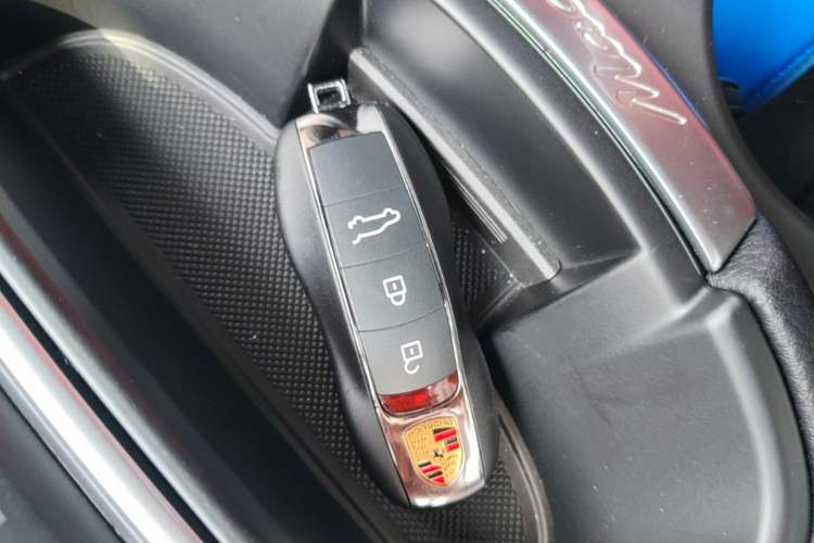 Used Porsche Macan 2026 Macan 2.0T Vehicle Key