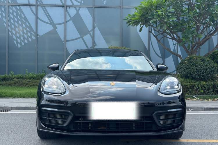 Used Porsche Panamera 2023-Year Restyled Panamera 4 E-Hybrid Platinum Edition 2.9T Exterior 1