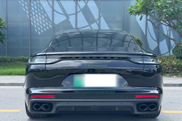 Used Porsche Panamera 2023-Year Restyled Panamera 4 E-Hybrid Platinum Edition 2.9T Exterior 3