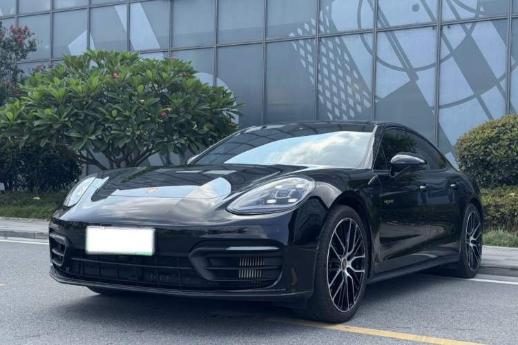 Used Porsche Panamera 2023-Year Restyled Panamera 4 E-Hybrid Platinum Edition 2.9T Exterior 5