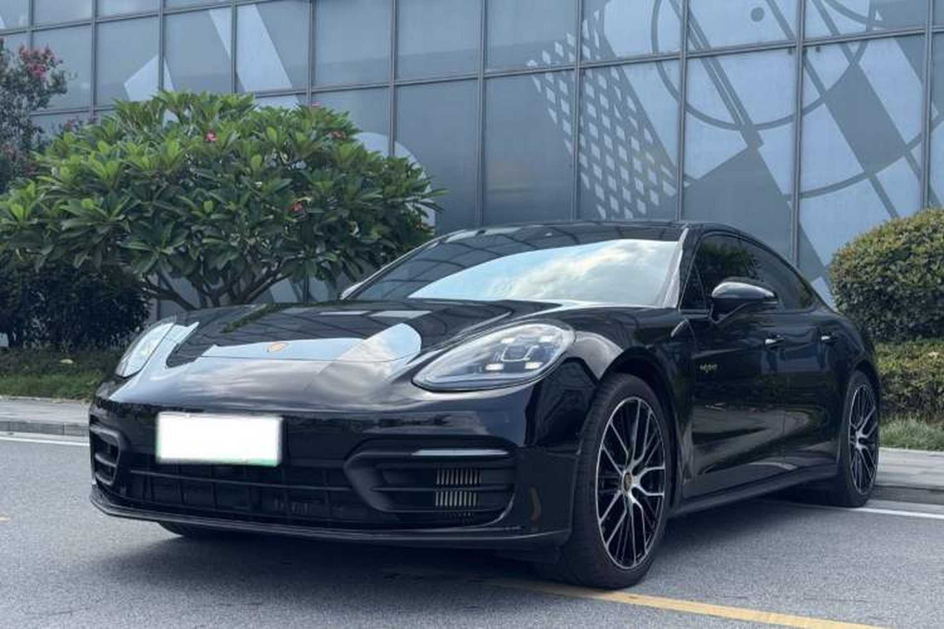 Used Porsche Panamera 2023-Year Restyled Panamera 4 E-Hybrid Platinum Edition 2.9T Exterior 5
