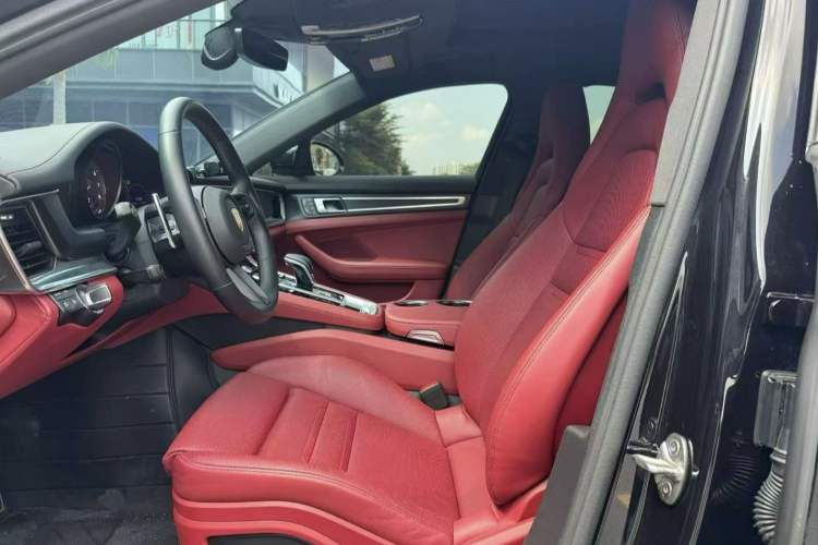 Used Porsche Panamera 2023-Year Restyled Panamera 4 E-Hybrid Platinum Edition 2.9T Interior 3
