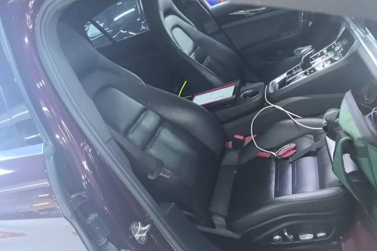 Used Porsche Panamera 2017 Panamera 3.0T Right Front Seat