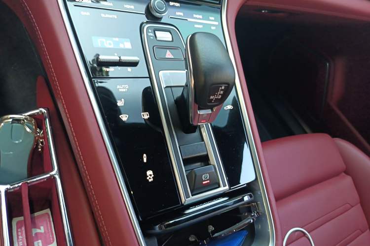 Used Porsche Panamera 2022 Panamera Executive Long Wheelbase 2.9T Gear Lever