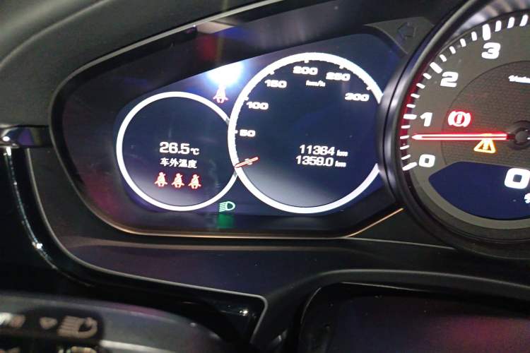 Used Porsche Panamera 2021 Panamera 2.9T Odometer Close Up