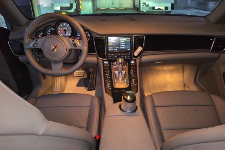 Used Porsche Panamera 2010 Panamera S 4.8L Center Console