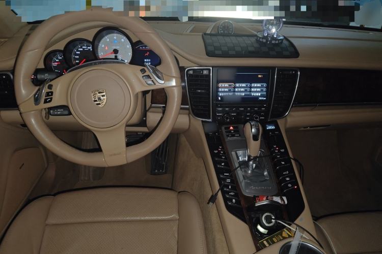 Used Porsche Panamera 2010 Panamera 4S 4.8L Center Console