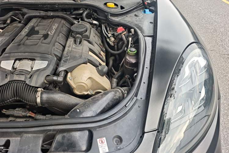Used Porsche Panamera 2010 Panamera Turbo 4.8T Engine Bay Left