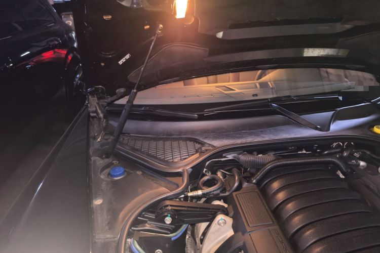 Used Porsche Panamera 2010 Panamera S 4.8L Engine Bay Right