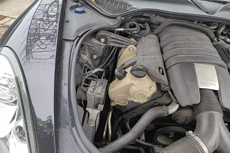 Used Porsche Panamera 2010 Panamera 3.6L Engine Bay Right