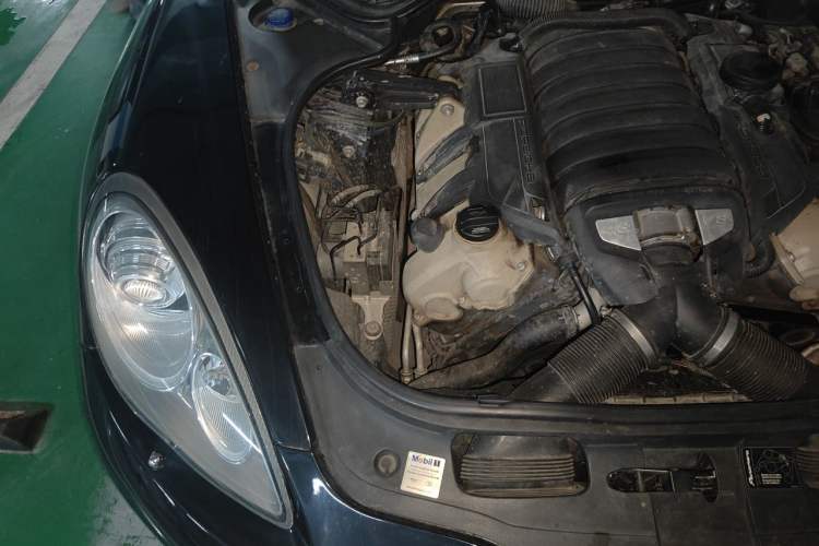 Used Porsche Panamera 2010 Panamera 4S 4.8L Engine Bay Right