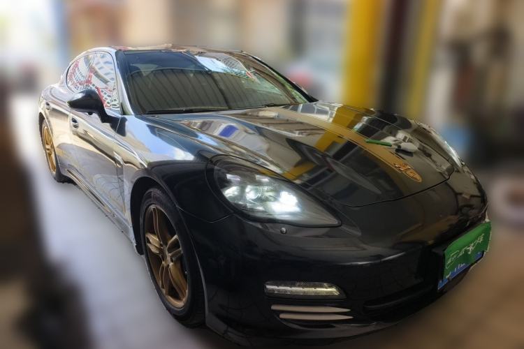 Used Porsche Panamera 2010 Panamera 4 3.6L Front Right 45 Deg
