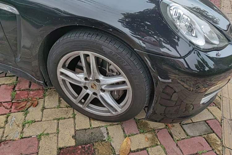 Used Porsche Panamera 2010 Panamera 3.6L Right Front Wheel Hub