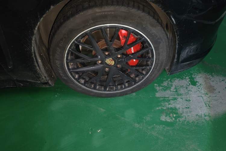 Used Porsche Panamera 2010 Panamera 4S 4.8L Right Front Wheel Hub