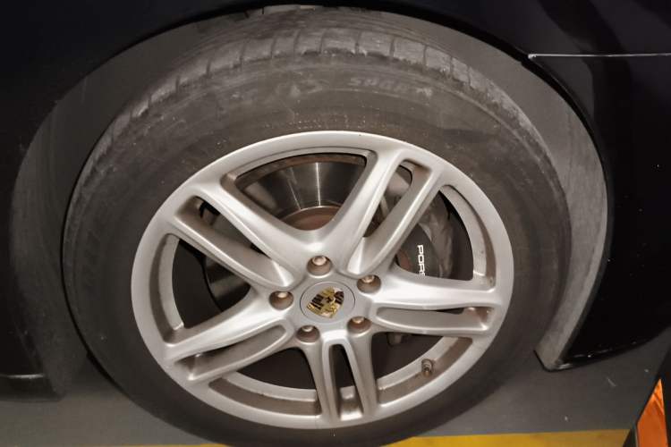 Used Porsche Panamera 2010 Panamera 3.6L Right Front Wheel Hub