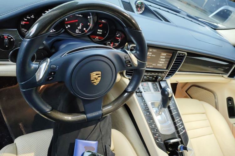 Used Porsche Panamera 2010 Panamera Turbo 4.8T Center Console