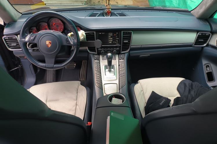 Used Porsche Panamera 2010 Panamera 3.6L Center Console