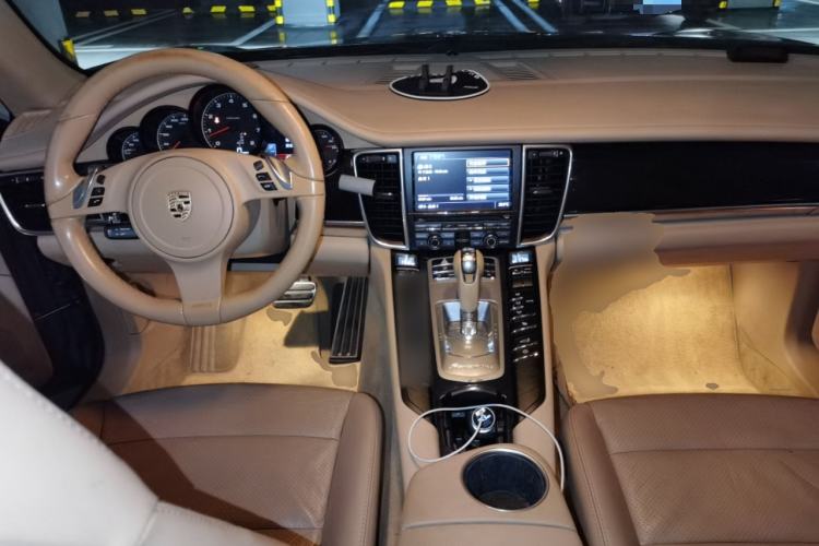 Used Porsche Panamera 2010 Panamera 3.6L Center Console