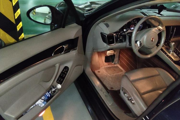 Used Porsche Panamera 2010 Panamera 4 3.6L Driver Seat