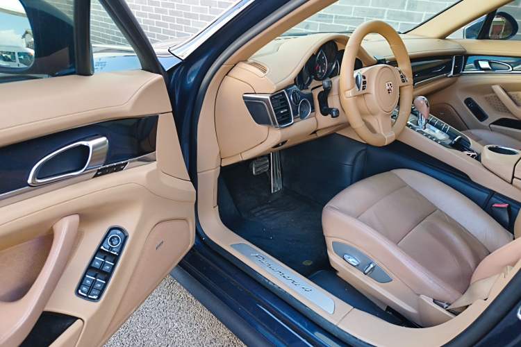 Used Porsche Panamera 2010 Panamera 4 3.6L Driver Seat