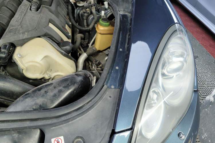 Used Porsche Panamera 2010 Panamera Turbo 4.8T Engine Bay Left