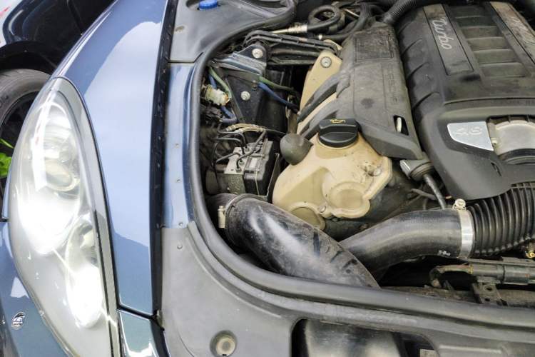 Used Porsche Panamera 2010 Panamera Turbo 4.8T Engine Bay Right