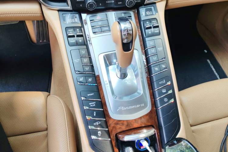 Used Porsche Panamera 2010 Panamera Turbo 4.8T Gear Lever