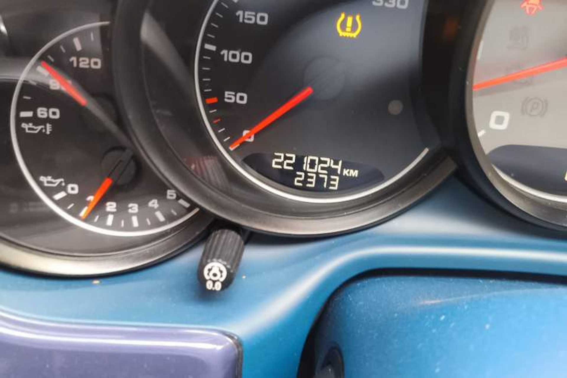 Used Porsche Panamera 2010 Panamera 4S 4.8L Odometer Close Up