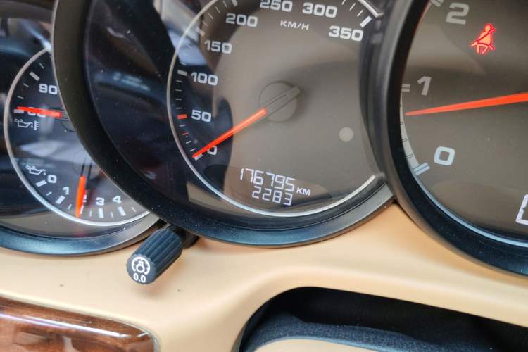 Used Porsche Panamera 2010 Panamera Turbo 4.8T Odometer Close Up
