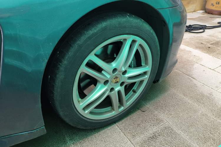 Used Porsche Panamera 2010 Panamera 3.6L Right Front Wheel Hub