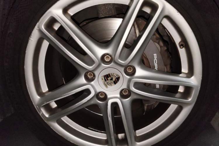 Used Porsche Panamera 2010 Panamera 4 3.6L Right Front Wheel Hub