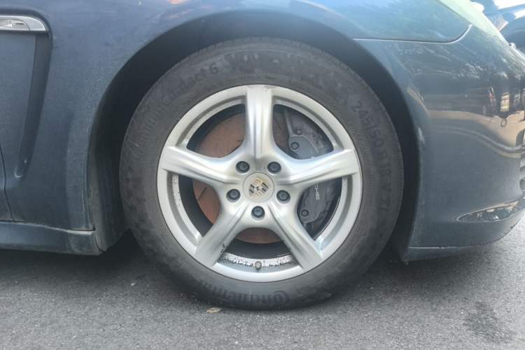 Used Porsche Panamera 2010 Panamera 4 3.6L Right Front Wheel Hub