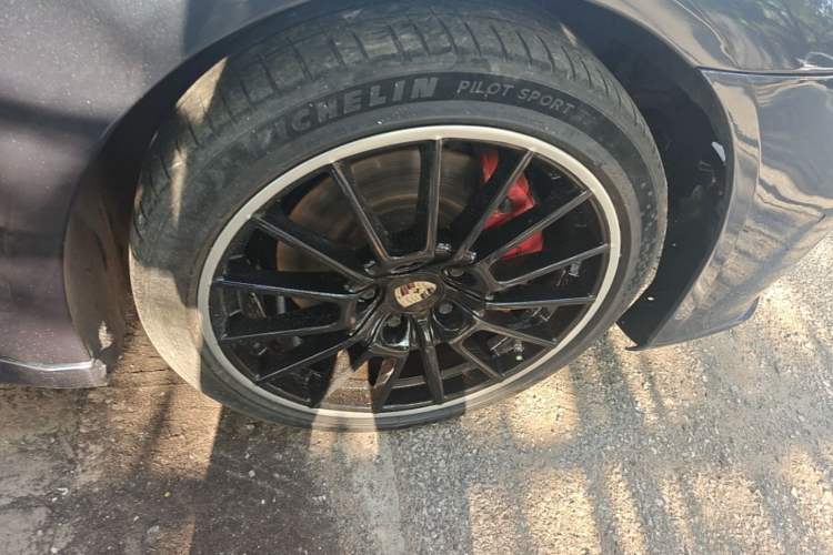 Used Porsche Panamera 2010 Panamera 4S 4.8L Right Front Wheel Hub